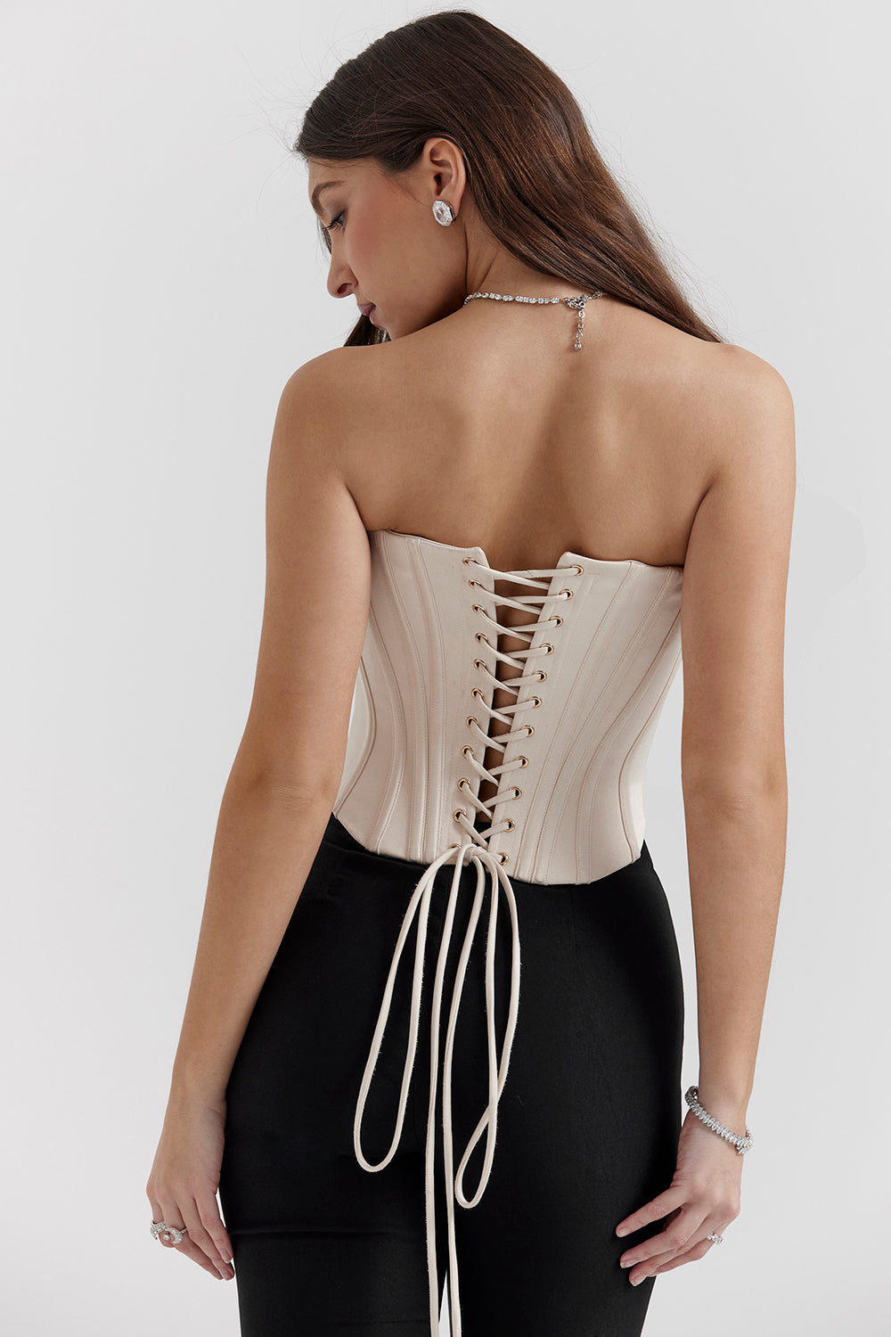 Corset avec dos en dentelle