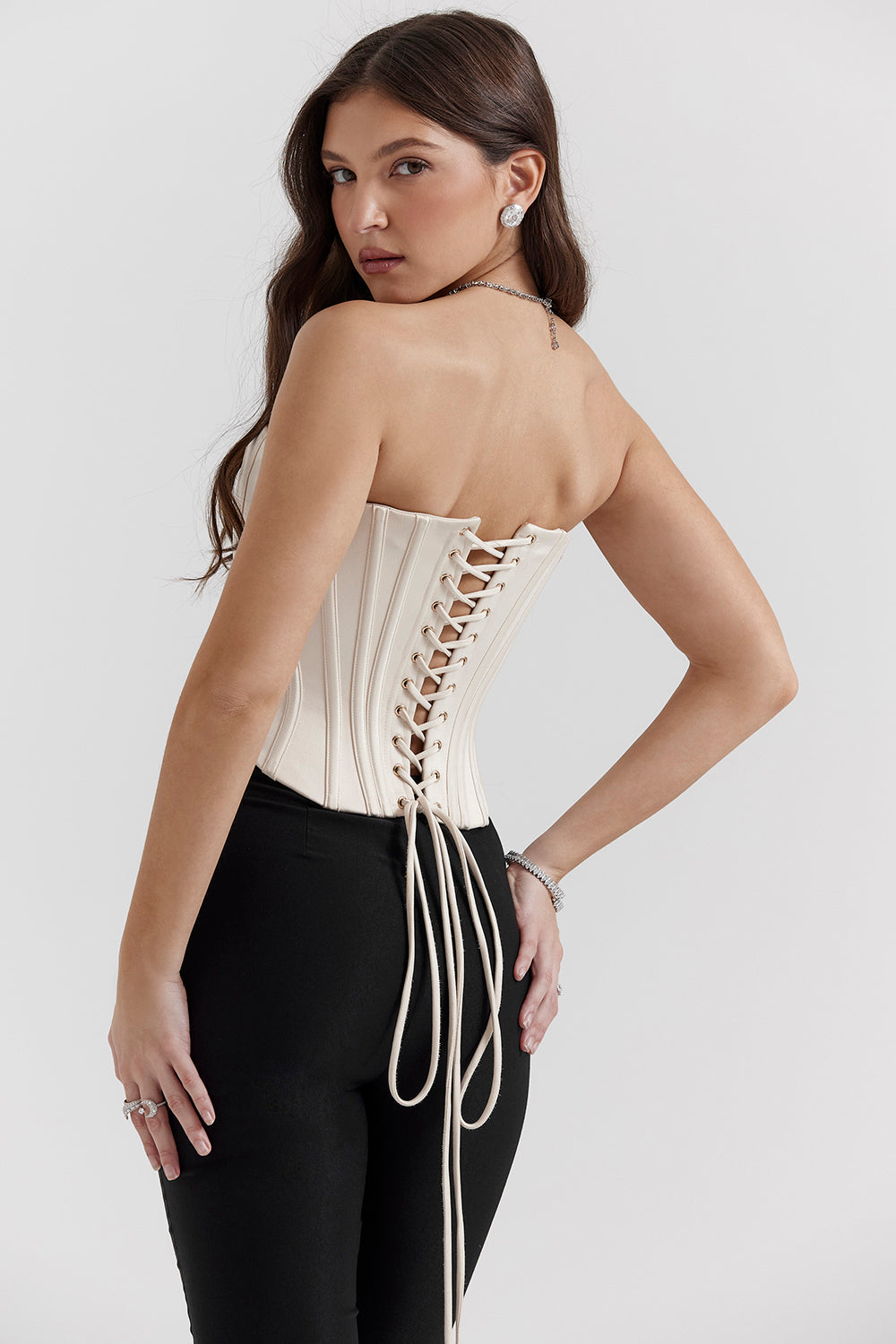 Corset avec dos en dentelle