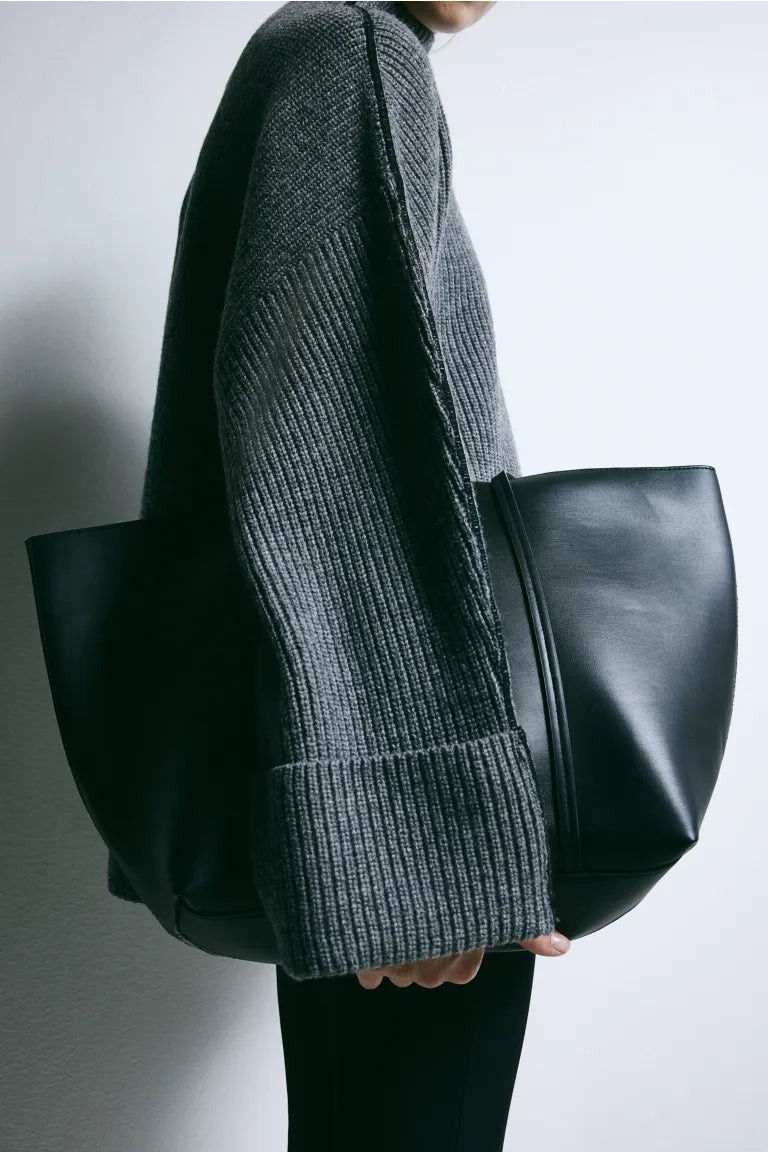Grand pull en laine en silhouette