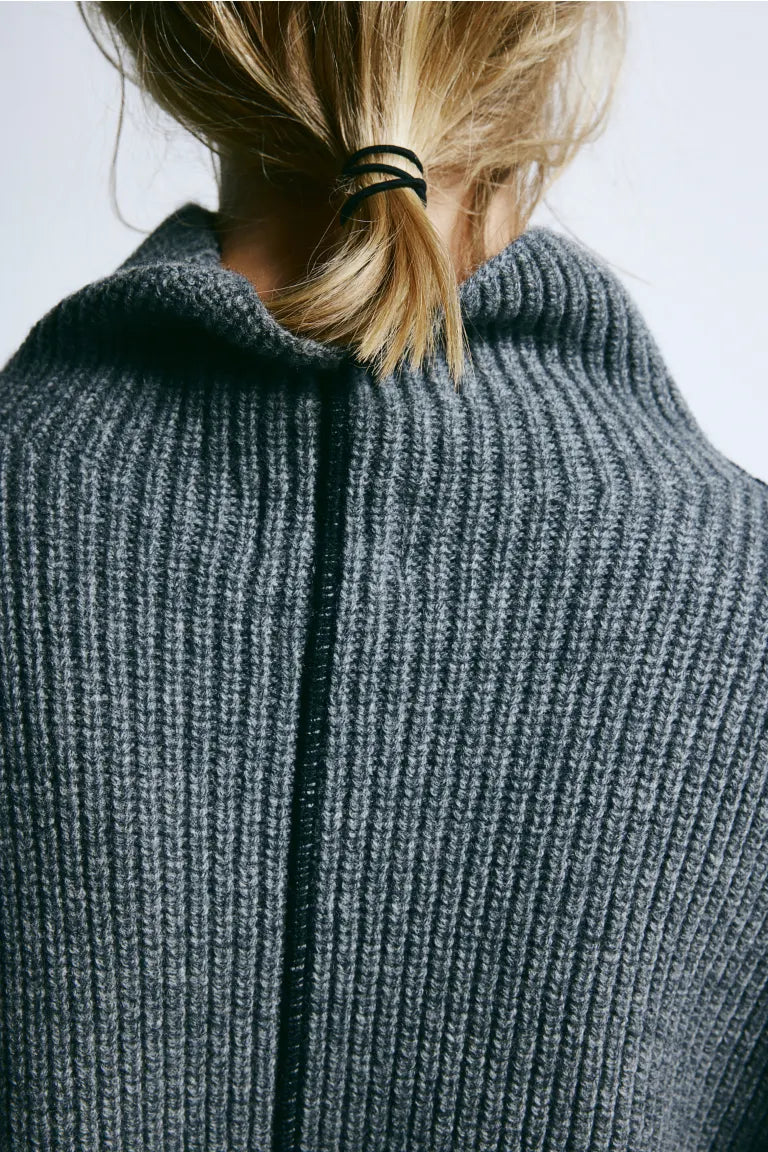 Grand pull en laine en silhouette