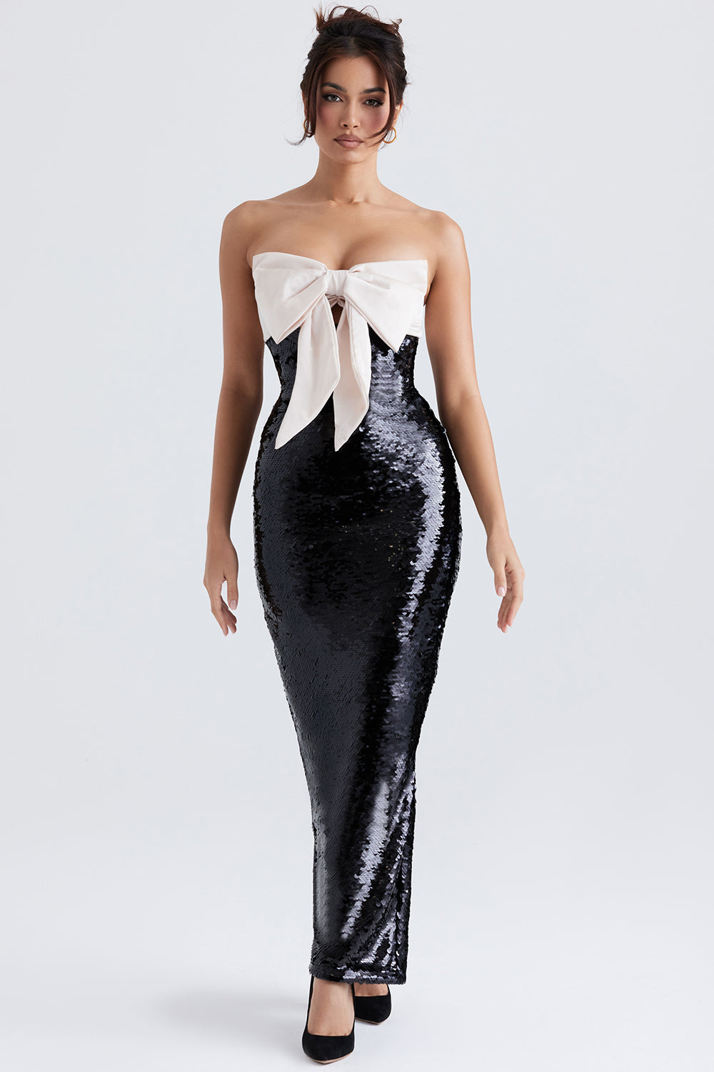 Robe bustier noire à nàud et sequins