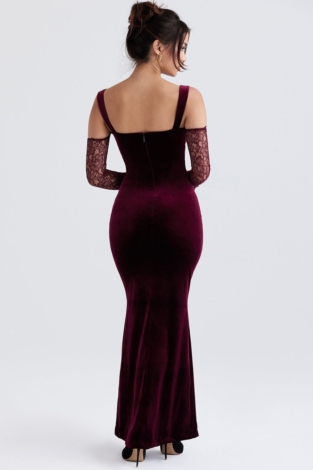 Robe longue en velours cerise noir