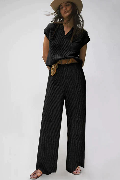 Ensemble composé d'un T-shirt tricoté à manches courtes et d'un pantalon