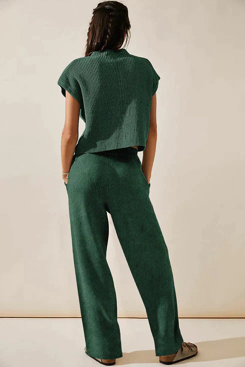 Ensemble composé d'un T-shirt tricoté à manches courtes et d'un pantalon