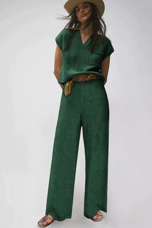 Ensemble composé d'un T-shirt tricoté à manches courtes et d'un pantalon