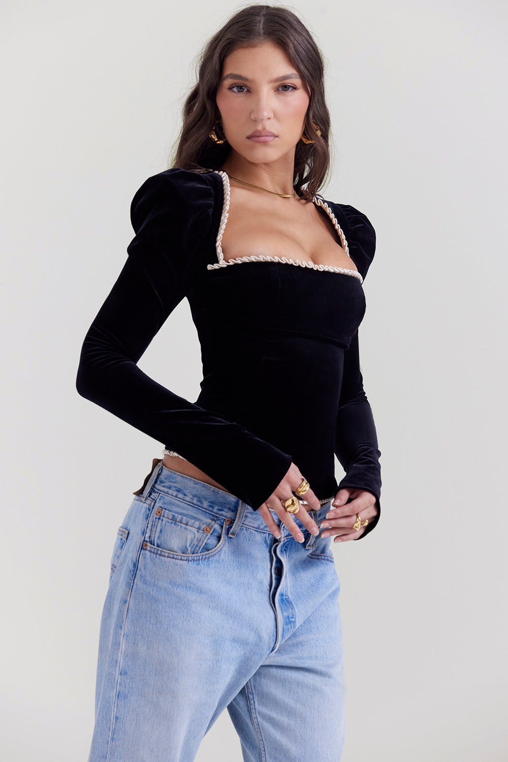 Corset en velours noir