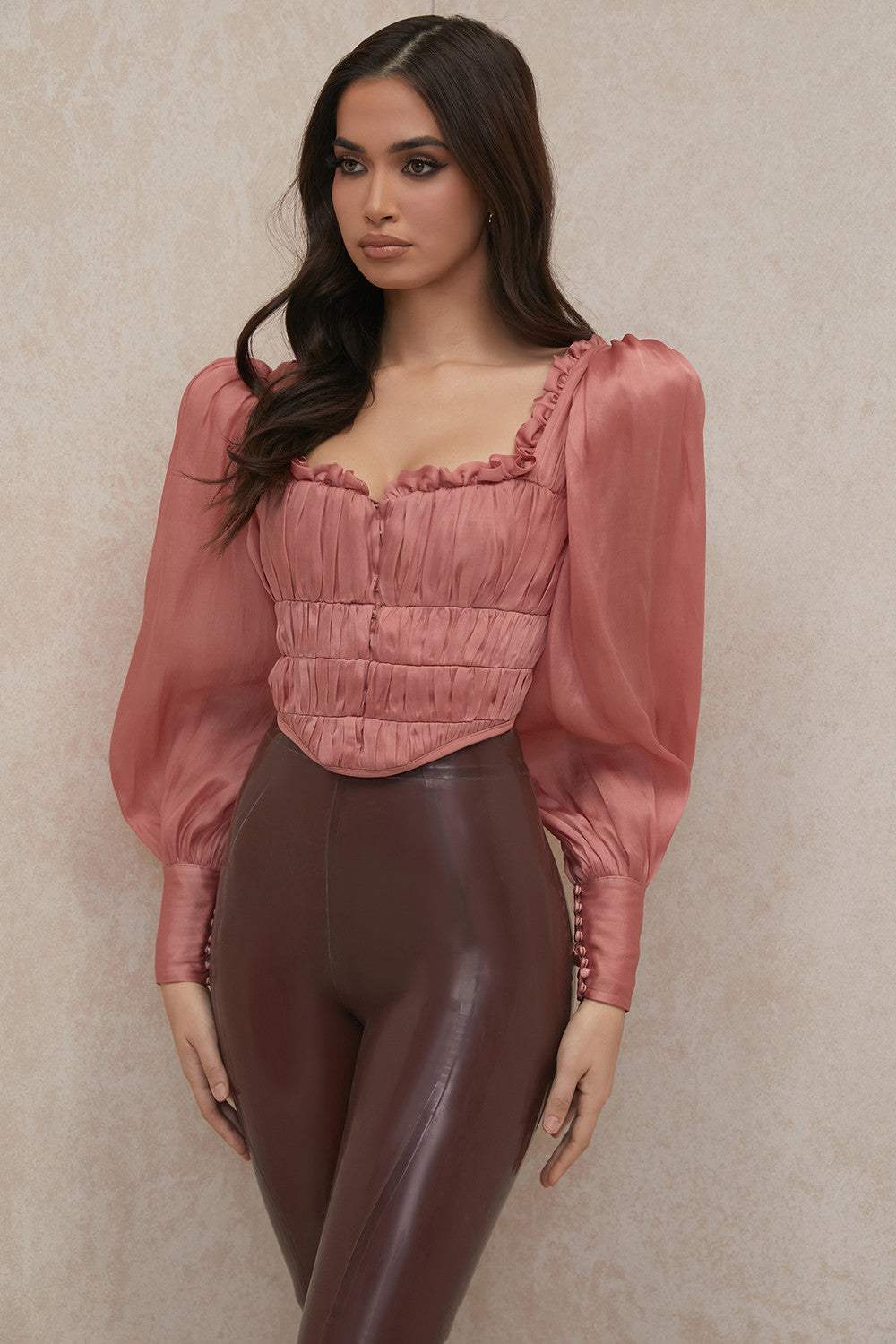 Corset en organza rouge à volants