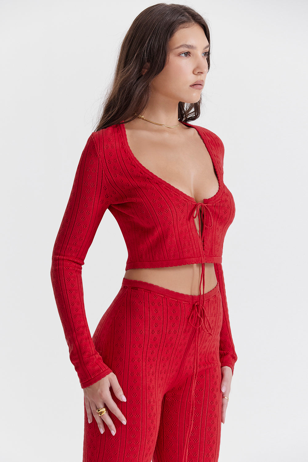Haut en maille côtelée cerise avec pantalon capri en maille
