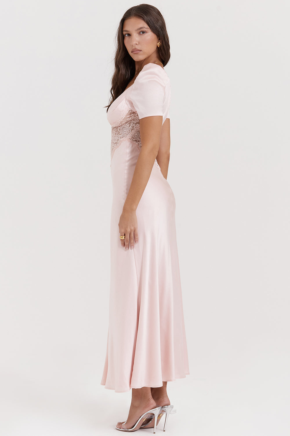 Robe en pure soie et dentelle
