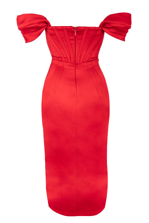 Robe en satin à épaules dénudées