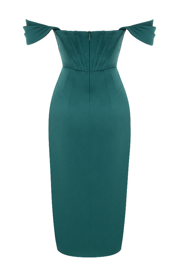 Robe en satin à épaules dénudées