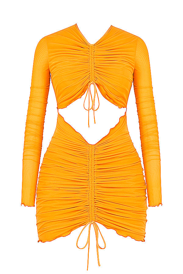 Mini-robe en maille orange à manches longues et découpée à volants