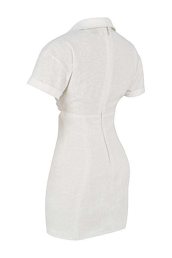 Robe chemise mini blanche avec devant torsadé et découpe