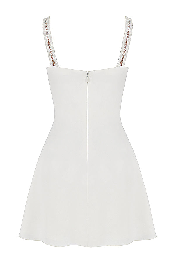 Mini-robe en satin et dentelle ivoire