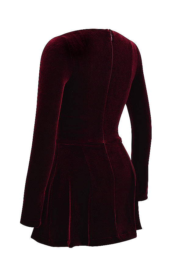 Mini-robe noire à plis couleur cerise