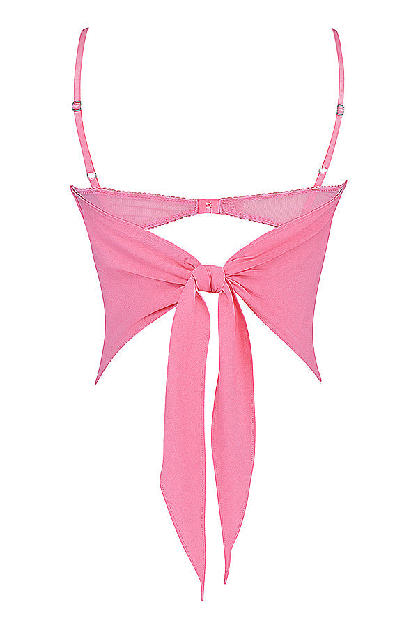 Haut rose français avec ourlet mouchoir et mini-jupe flottante