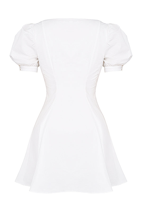 Mini-robe blanche à manches bouffantes