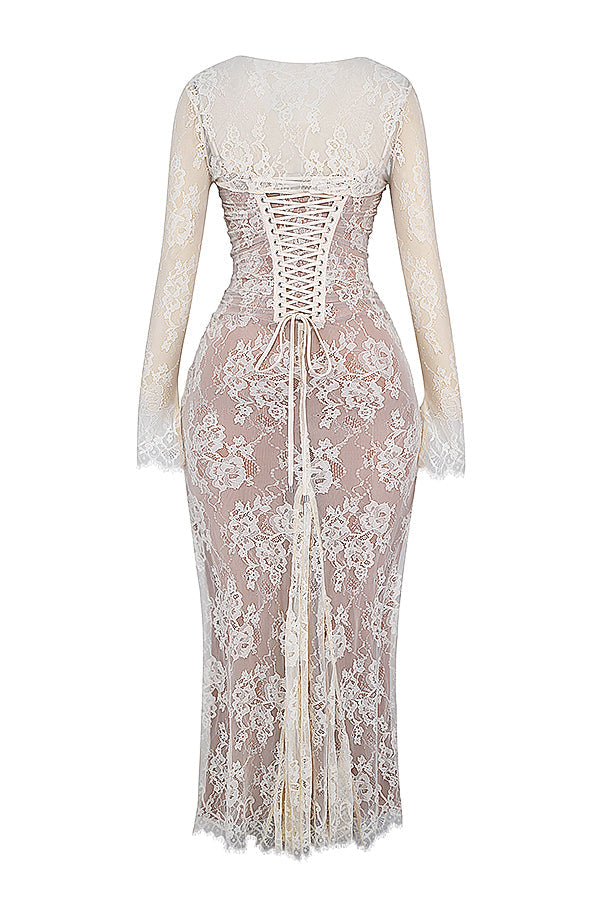 Robe longue en dentelle
