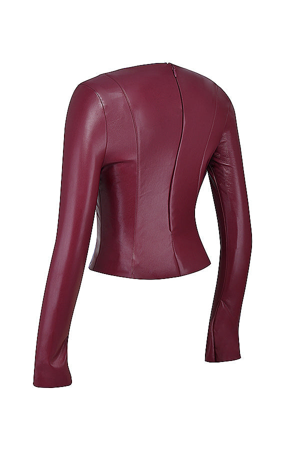 Haut en cuir végétalien vin avec pantalon