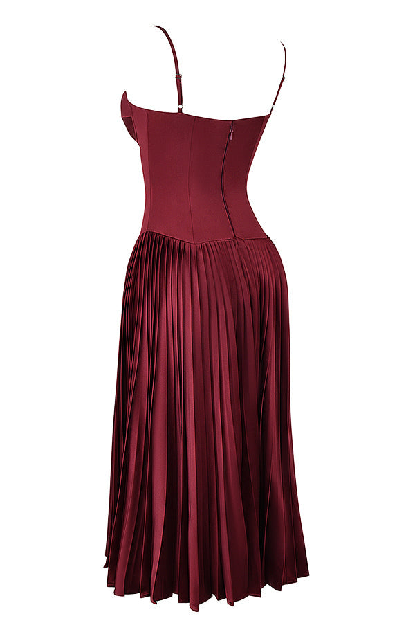 Robe midi plissée en satin bordeaux