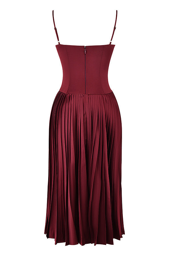 Robe midi plissée en satin bordeaux