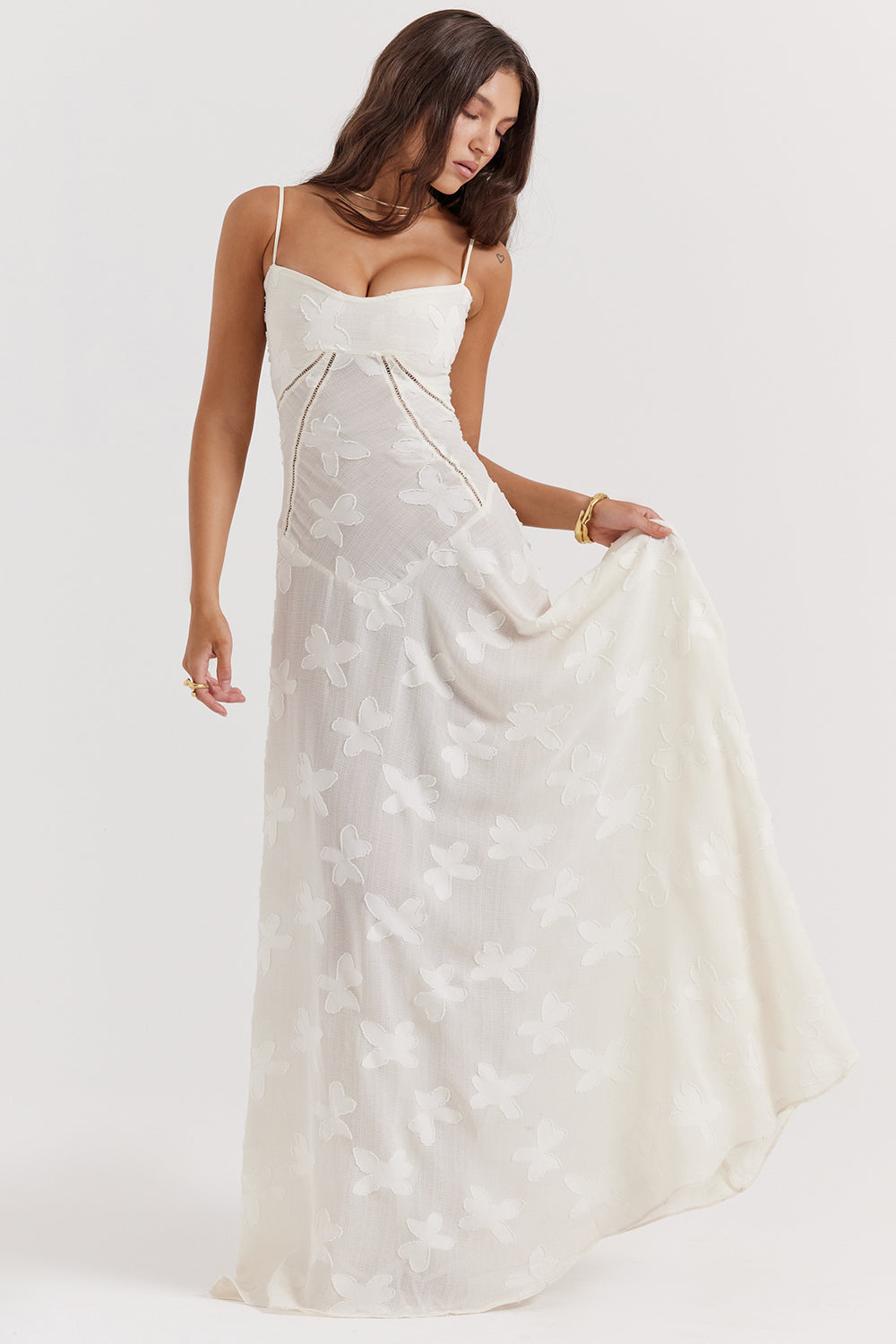 Robe longue vintage de couleur cràme avec dos en dentelle