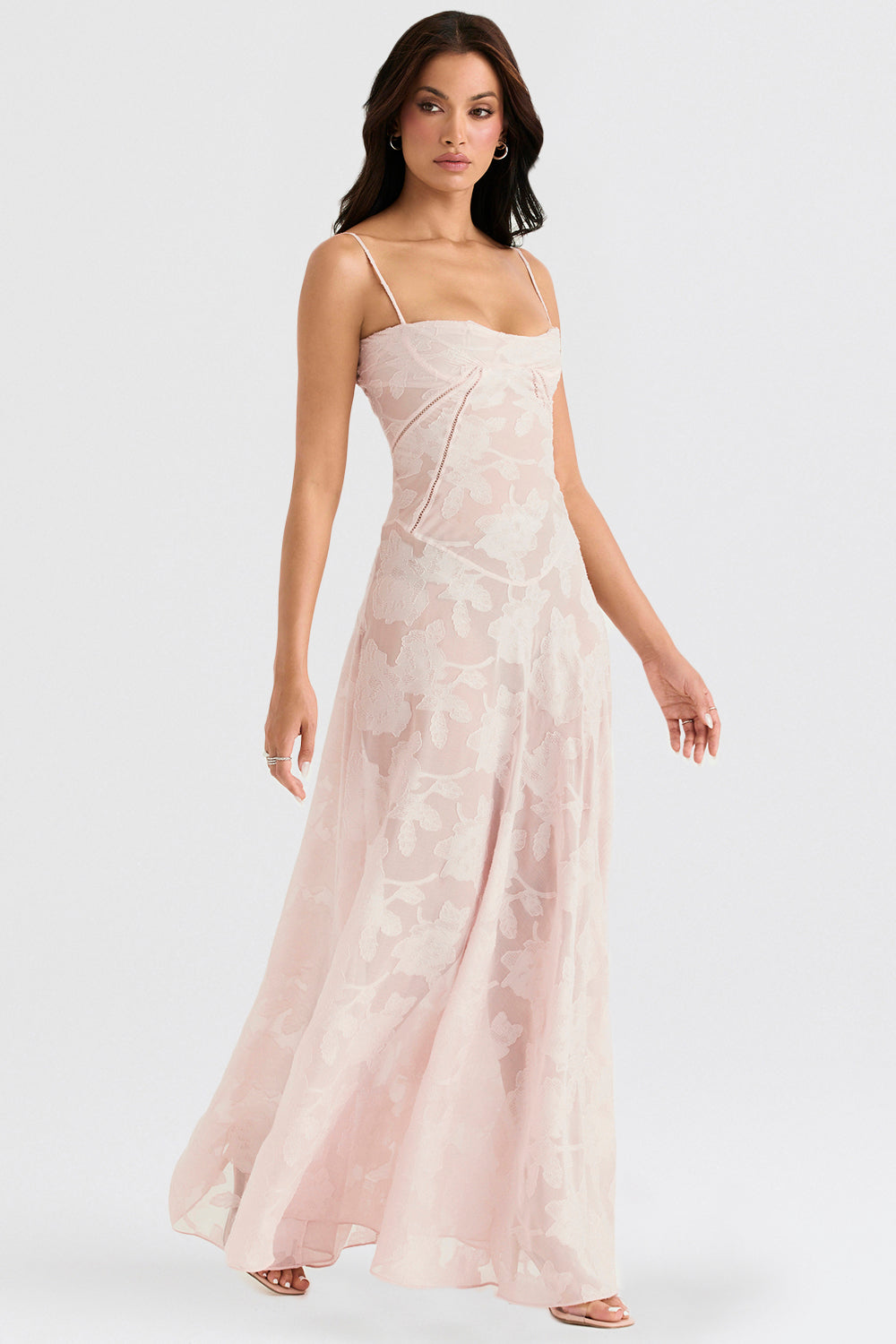 Robe longue vintage de couleur cràme avec dos en dentelle