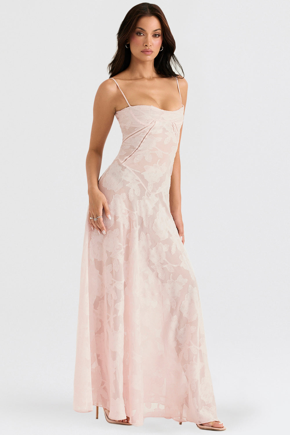 Robe longue vintage de couleur cràme avec dos en dentelle