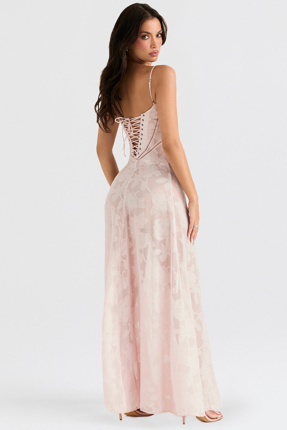 Robe longue vintage de couleur cràme avec dos en dentelle