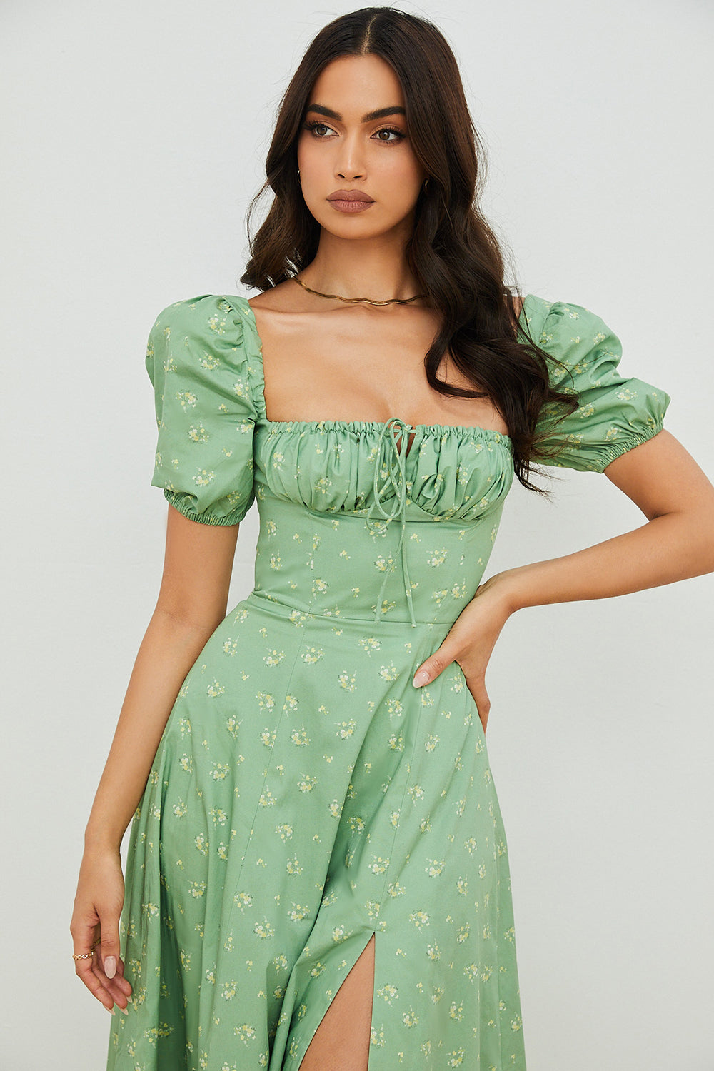 Robe d'été midi à manches bouffantes fleuries