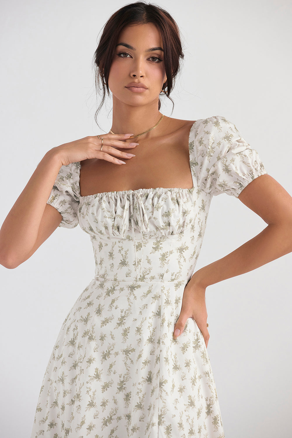 Robe d'été midi à manches bouffantes fleuries