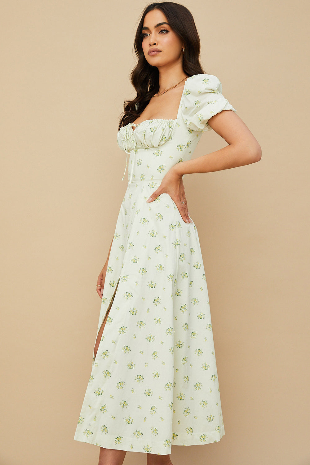 Robe d'été midi à manches bouffantes fleuries