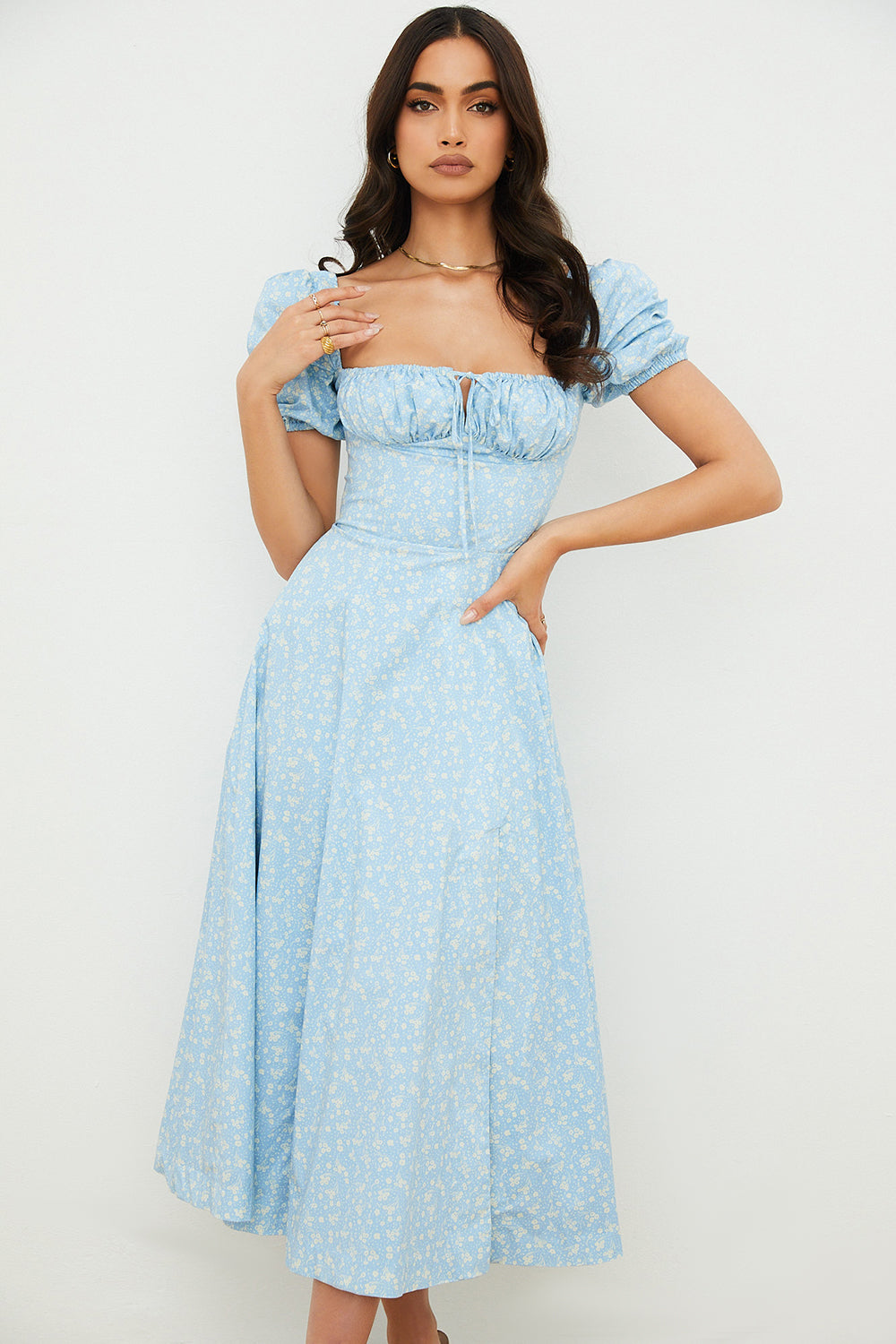 Robe d'été midi à manches bouffantes fleuries