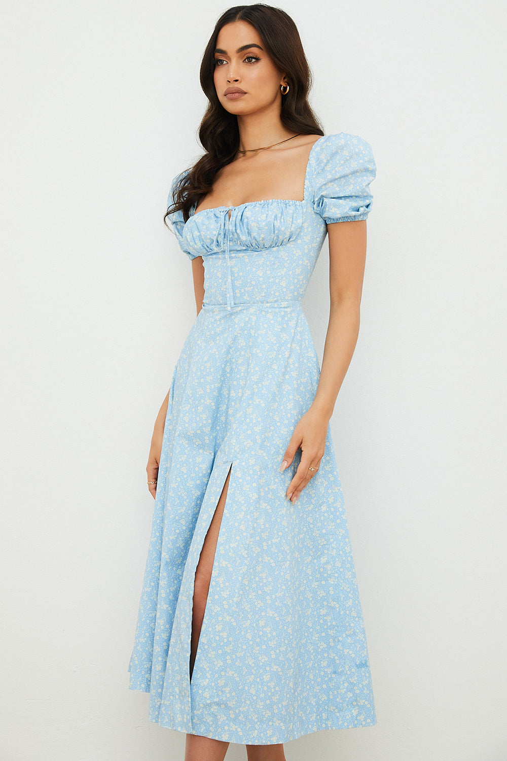 Robe d'été midi à manches bouffantes fleuries