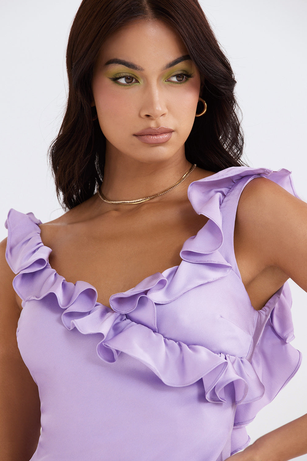 Mini-robe en satin à volants