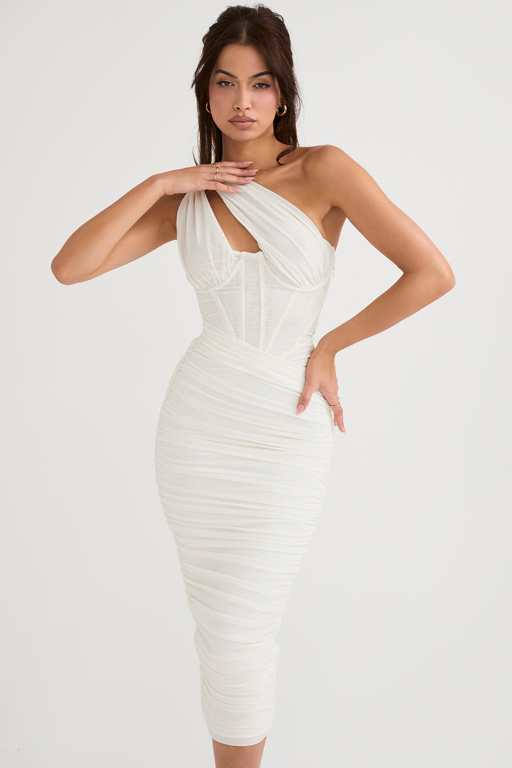 Robe midi asymétrique avec découpe