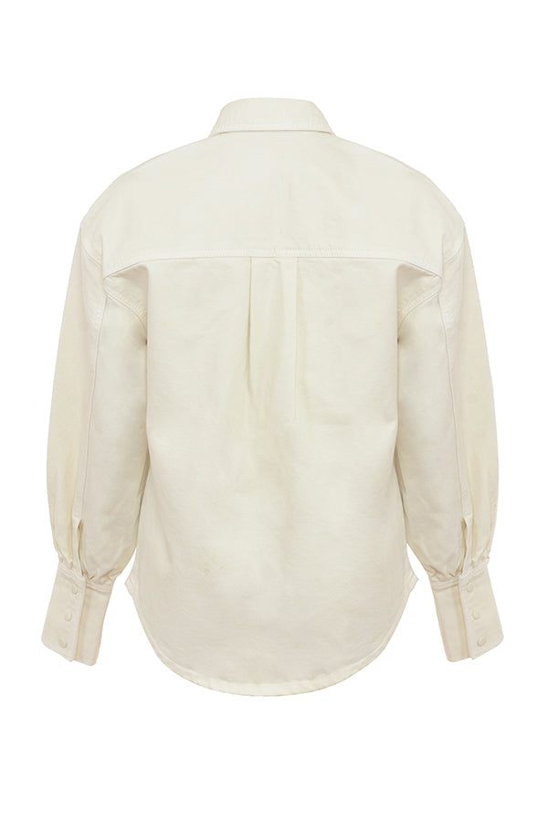 Chemise en jean ivoire avec jean large évasé