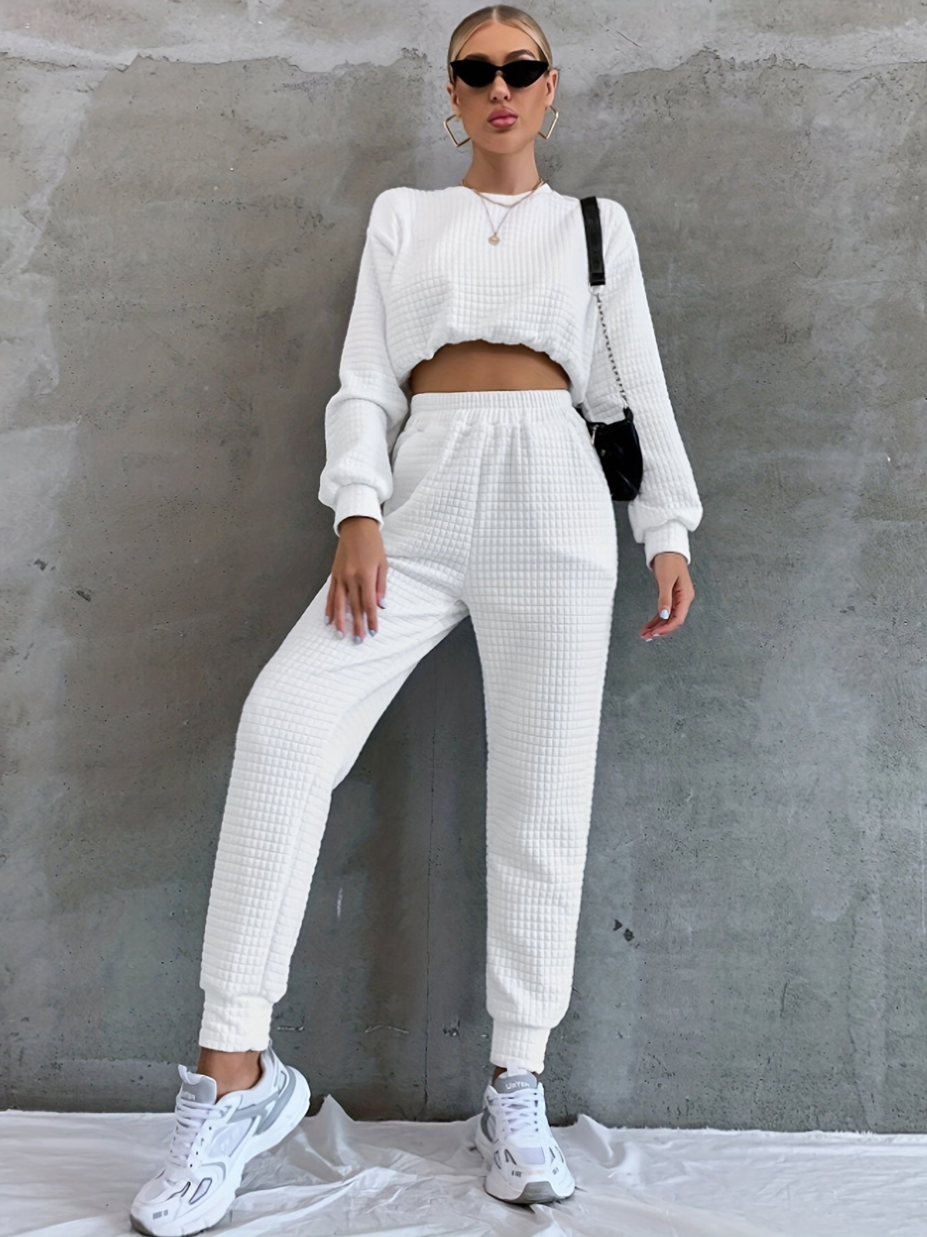 Sweatshirts et pantalons courts structurés pour femme