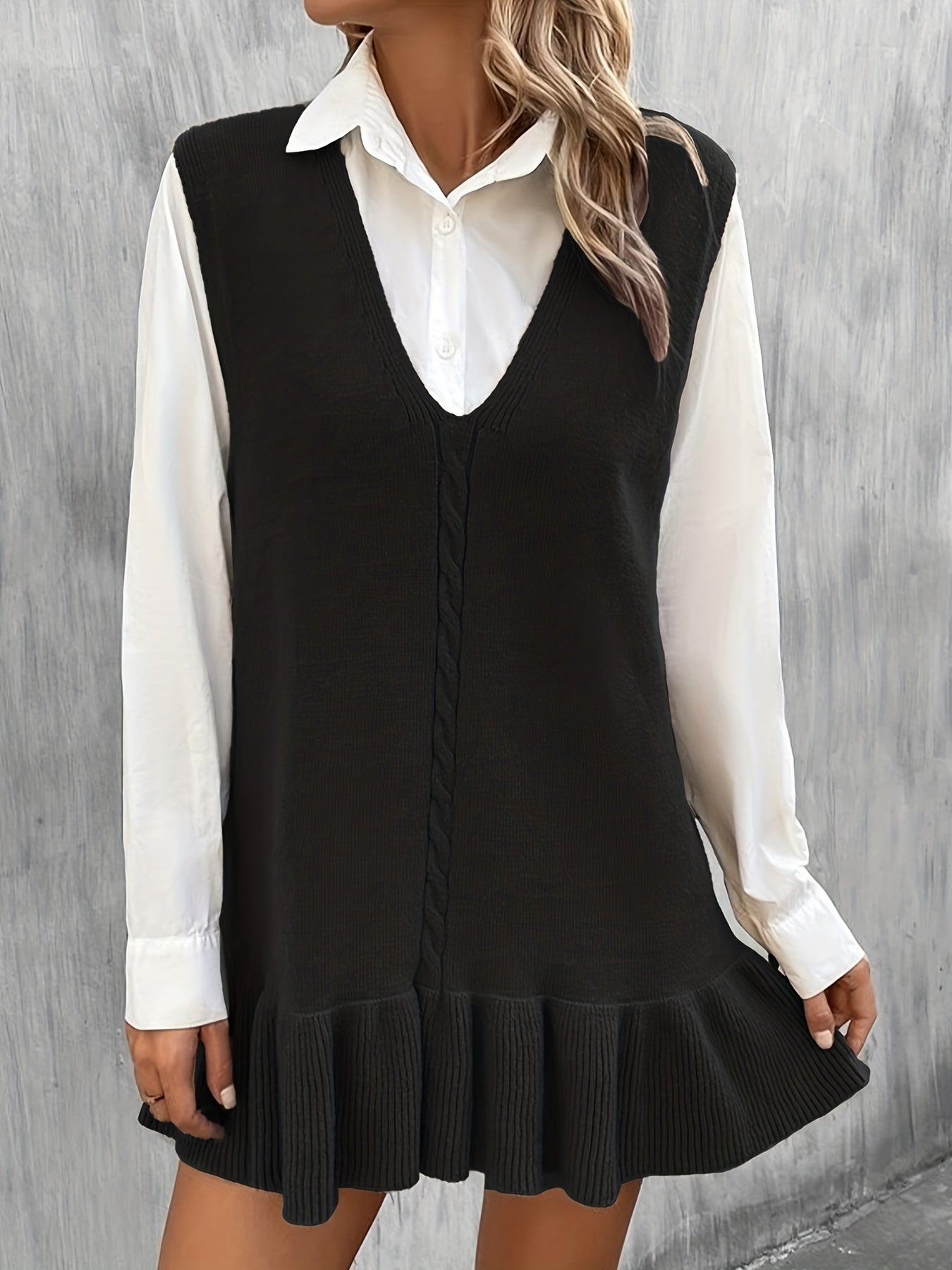 Robe en maille avec ourlet volanté