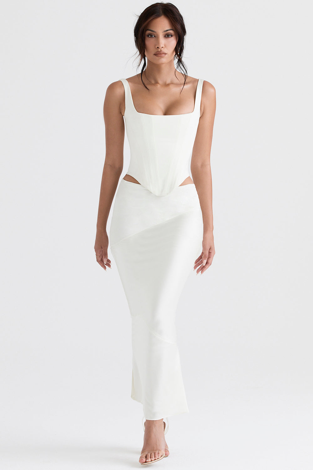 Long corset en satin ivoire avec jupe midi coupée en diagonale