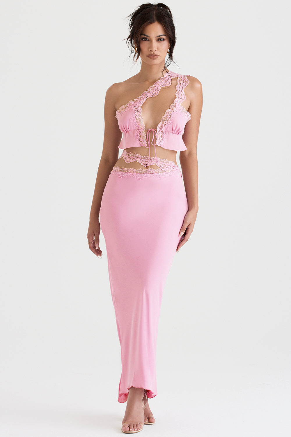 Top court aéré rose avec jupe longue avec bord en dentelle