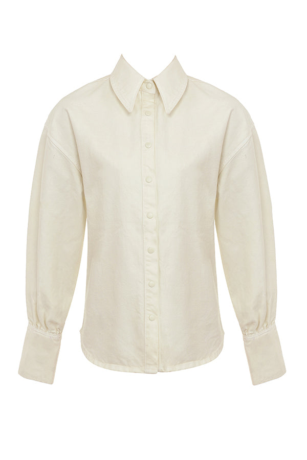 Chemise en jean ivoire avec jean large évasé