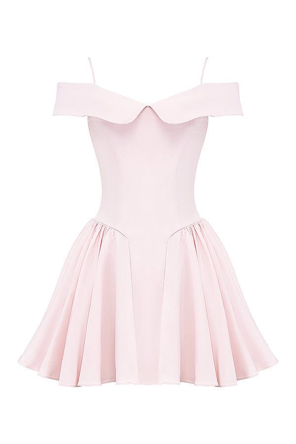 Mini-robe à épaules dénudées