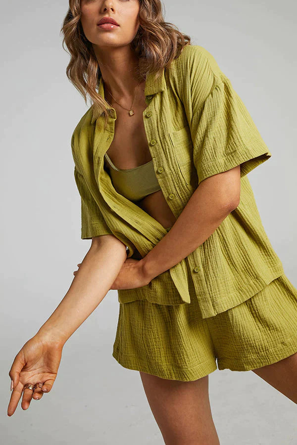 Ensemble chemise ample et short à rayures pour femme