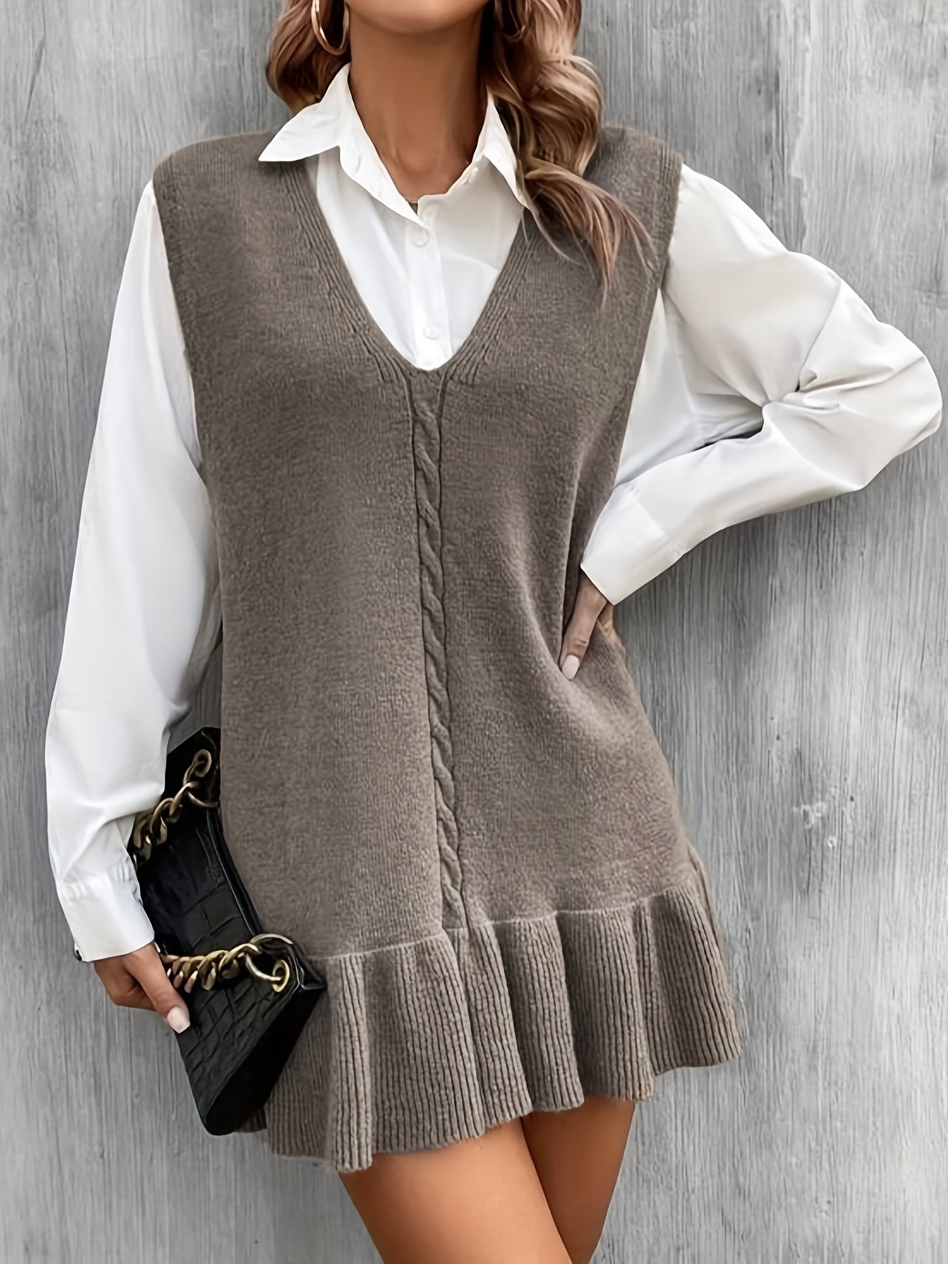Robe en maille avec ourlet volanté