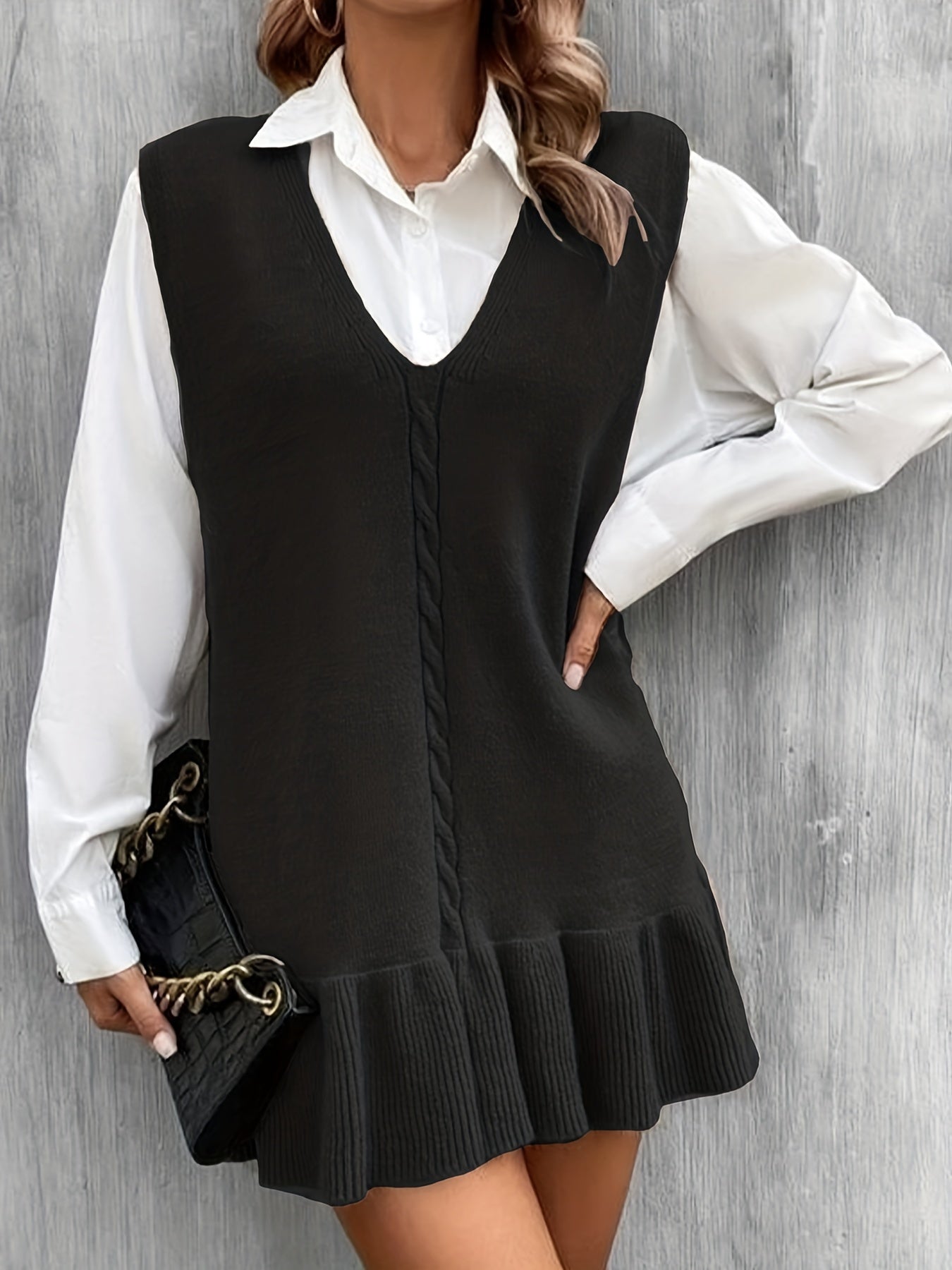 Robe en maille avec ourlet volanté
