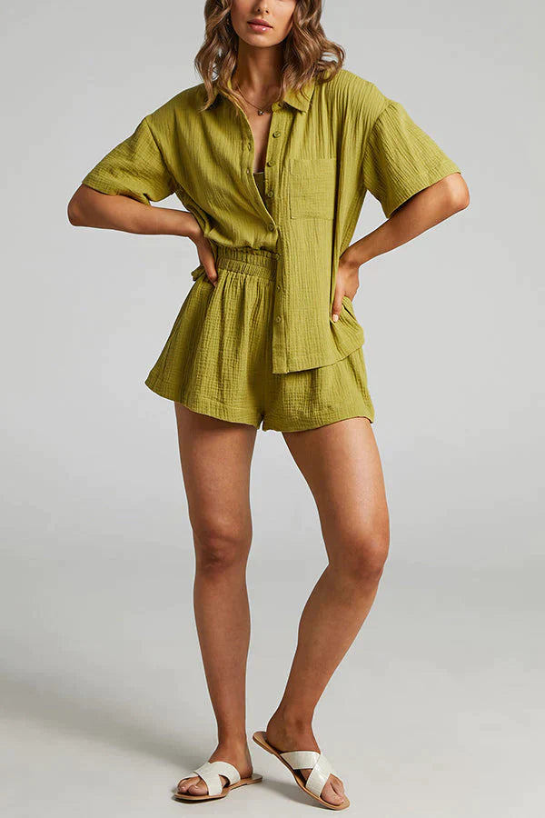 Ensemble chemise ample et short à rayures pour femme