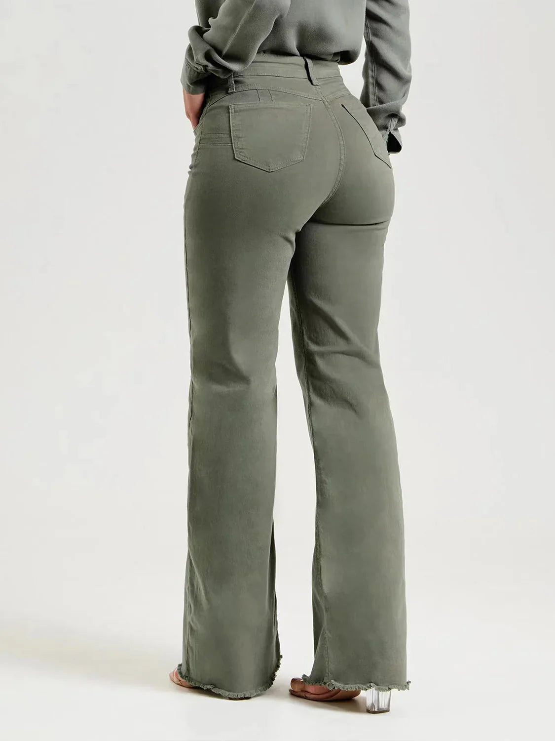 Pantalon évasé effiloché