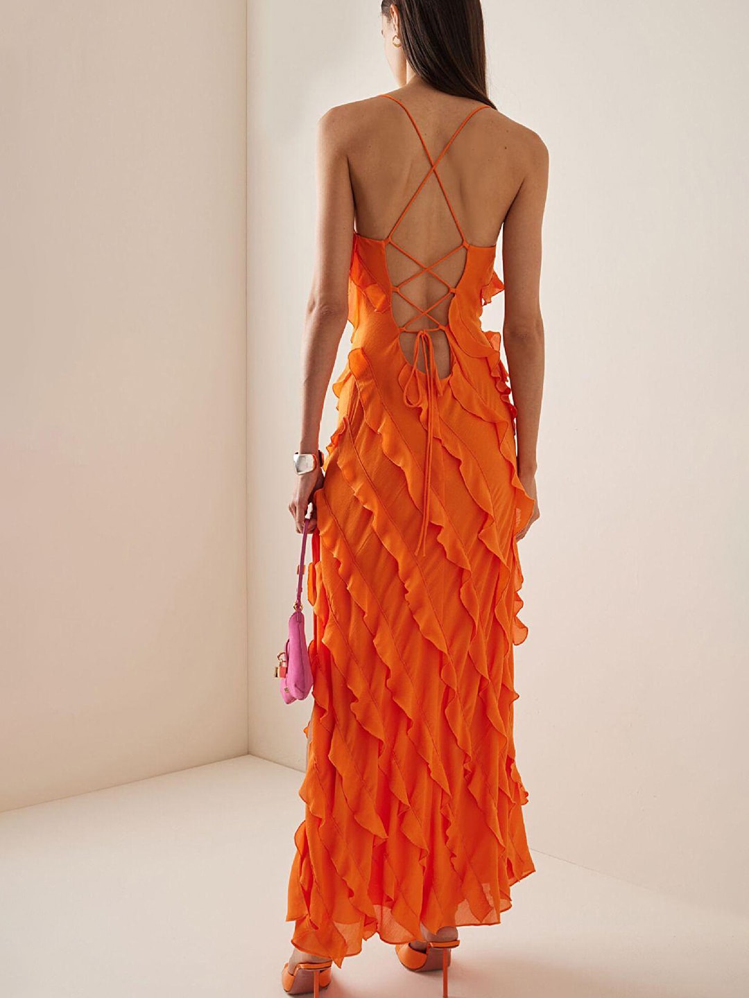 Robe spaghetti orange à volants