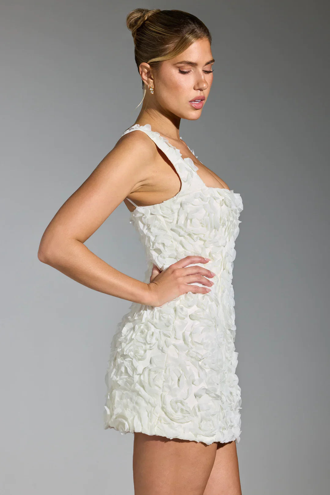 Mini-robe corset fleurie
